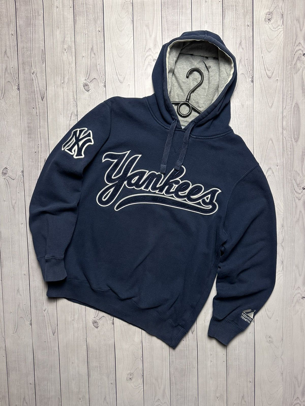 Majestic yankees hoodie deals