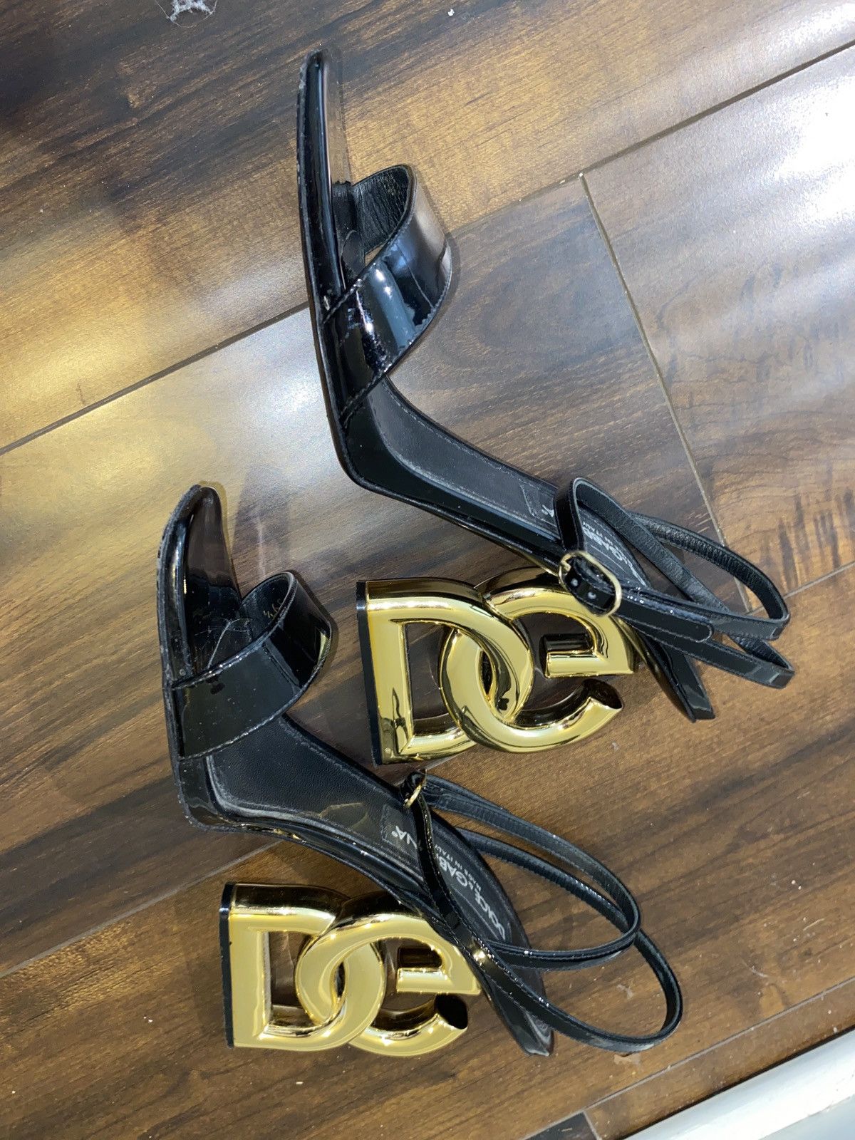 Dolce & Gabbana Black/Gold Dolce & Gabbana heels Size US 8.5 / IT 38.5 - 1 Thumbnail