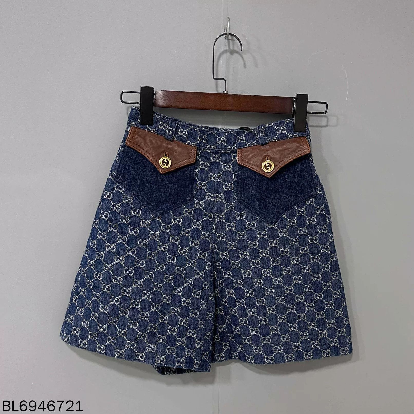 Gucci Gucci Patchwork Logo Print Denim Skirt Size 36" / US 14 / IT 50 - 1 Thumbnail