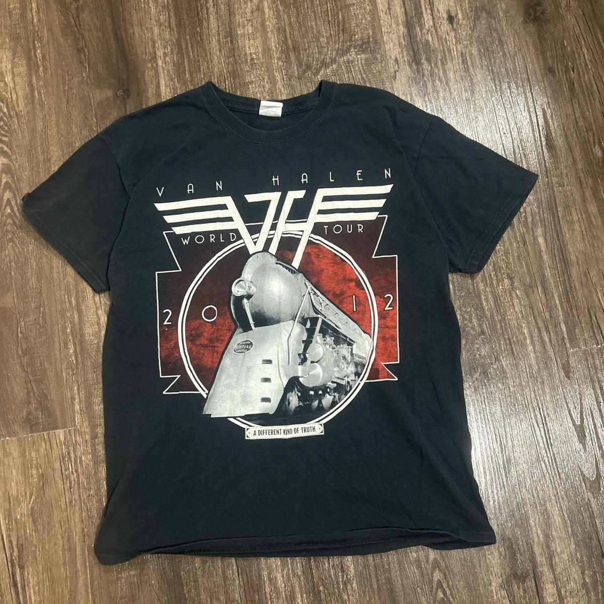 Gildan Van Hale 2012 tour Size US L / EU 52-54 / 3 - 1 Thumbnail