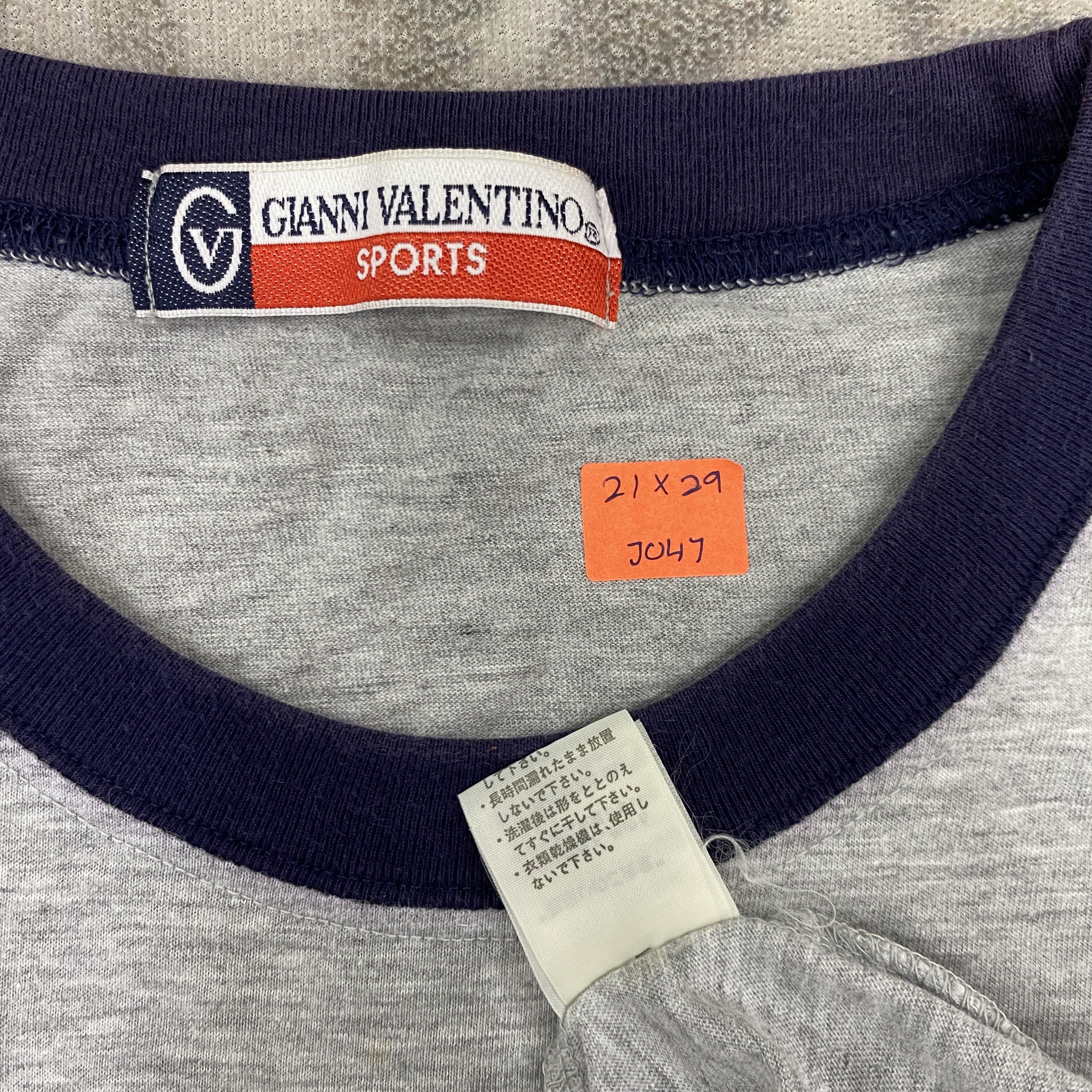 Japanese Brand Vintage Gianni Valentino Sports Tshirt - J047 Size US M / EU 48-50 / 2 - 3 Thumbnail