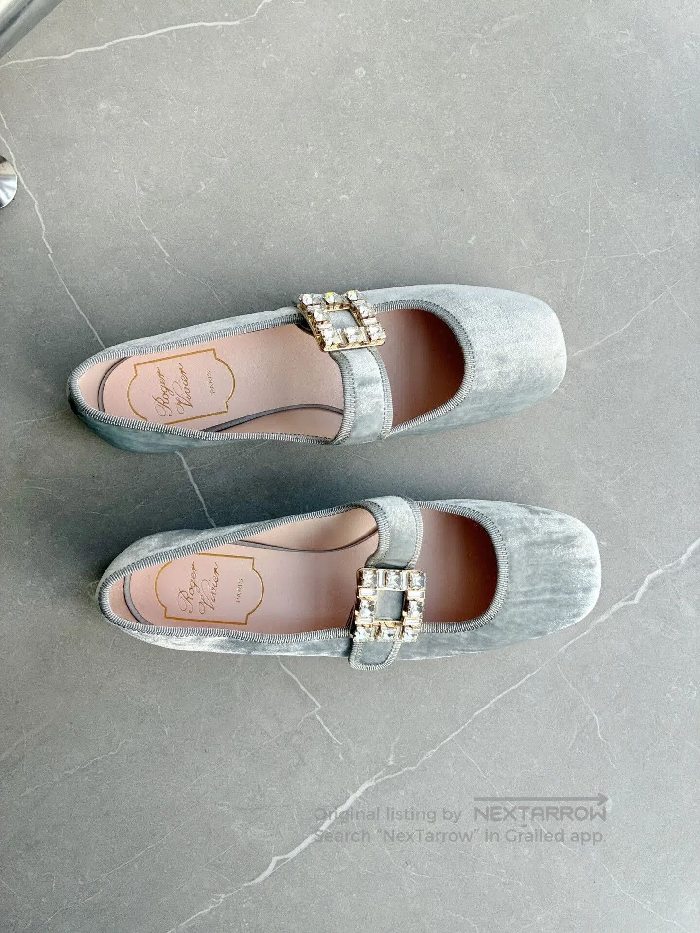 Roger Vivier Roger Vivier Velvet Crystal Buckle Mary Janes. Size US 5.5 / IT 35.5 - 3 Thumbnail