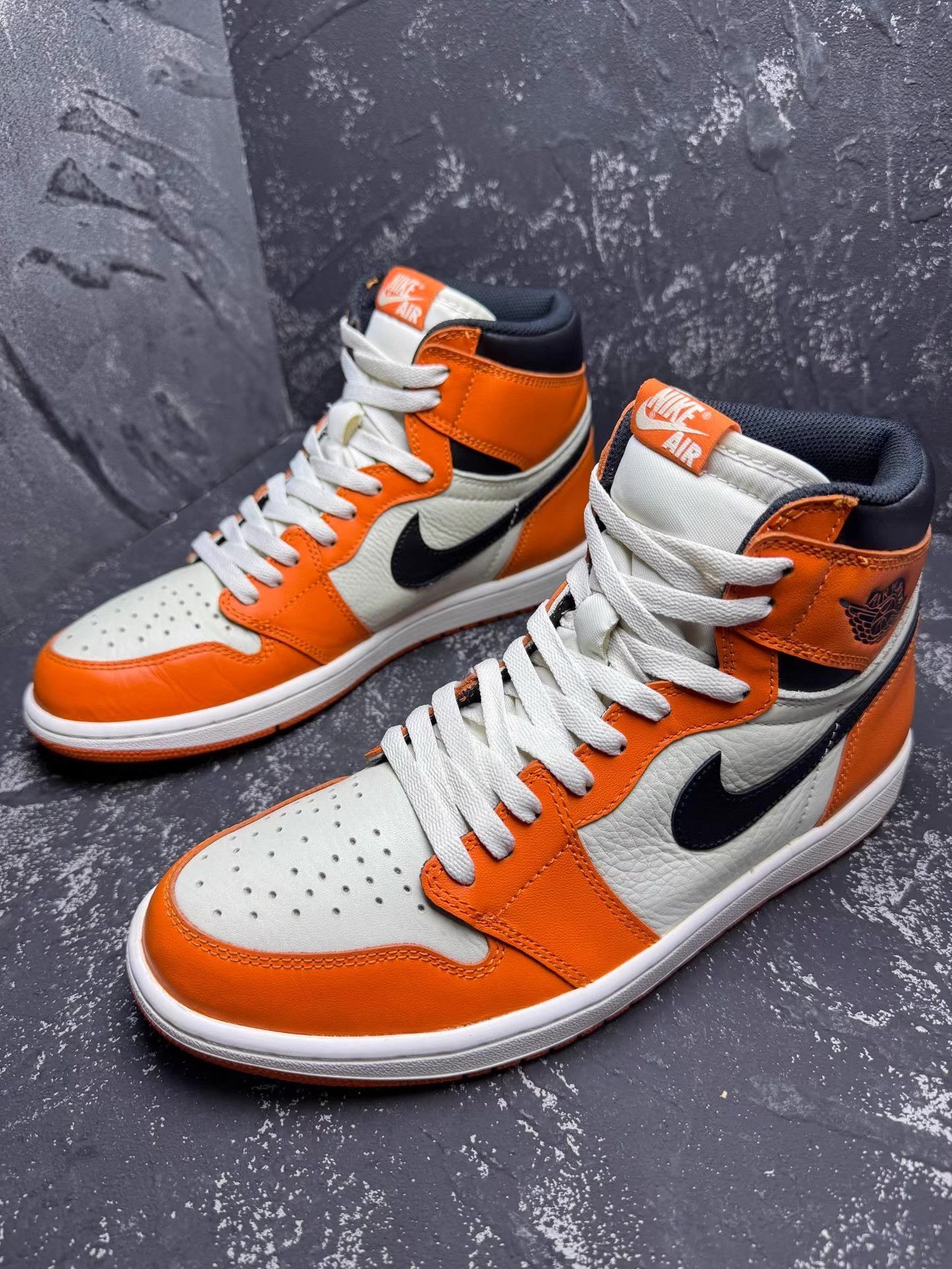 Nike Air Jordan 1 White Shattered Backboard White Orange Q10 Size US 10 / EU 43 - 2 Thumbnail