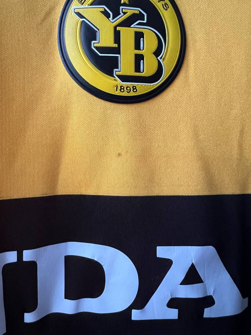 Nike 2016/17 BSC YOUNG BOYS HOME SOCCER JERSEY FOOTBALL SHIRT M Size US M / EU 48-50 / 2 - 7 Thumbnail