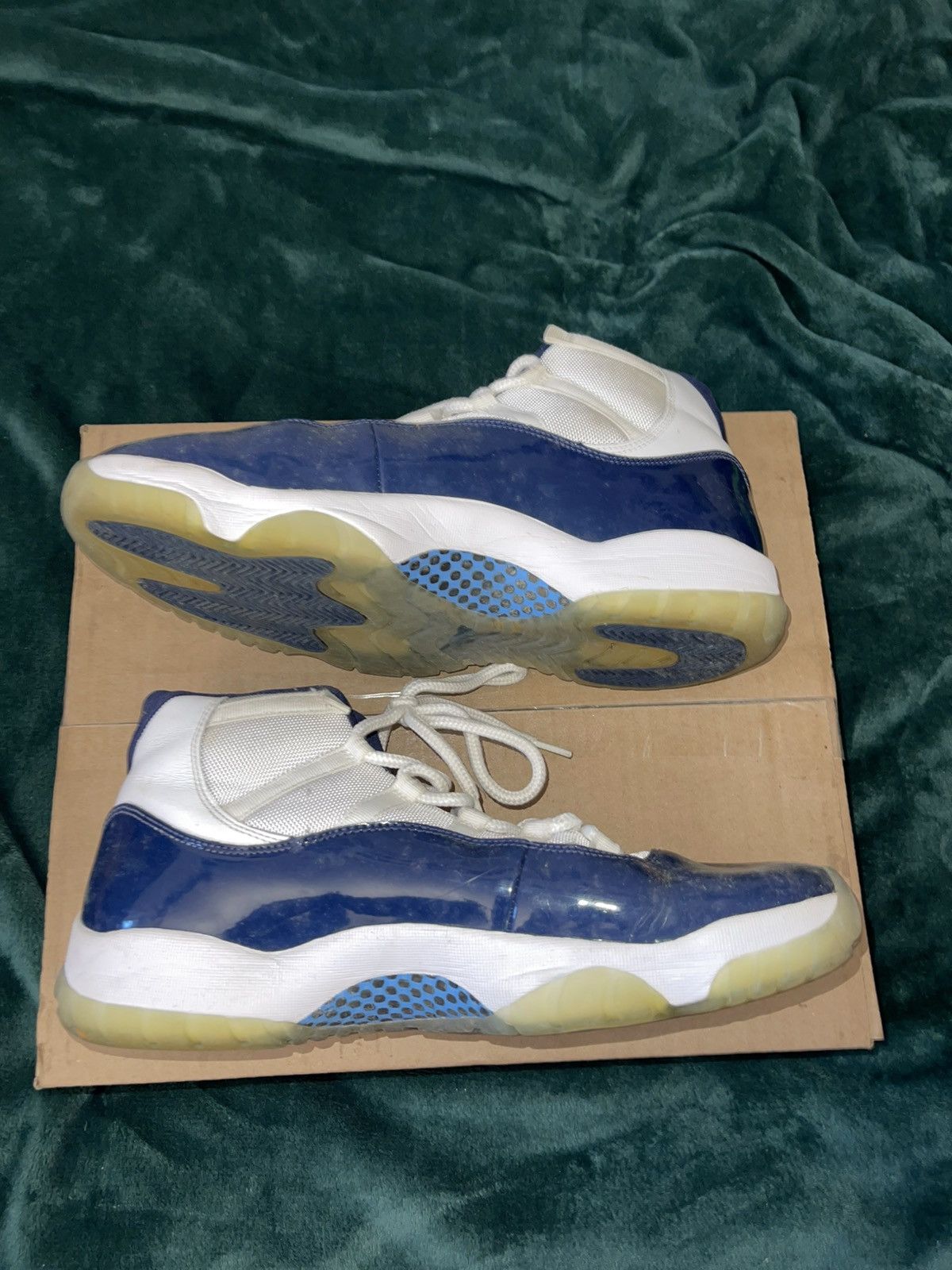 Jordan Brand × Nike Jordan 11 Retro ‘Win Like ‘82’ Size US 13 / EU 46 - 2 Thumbnail