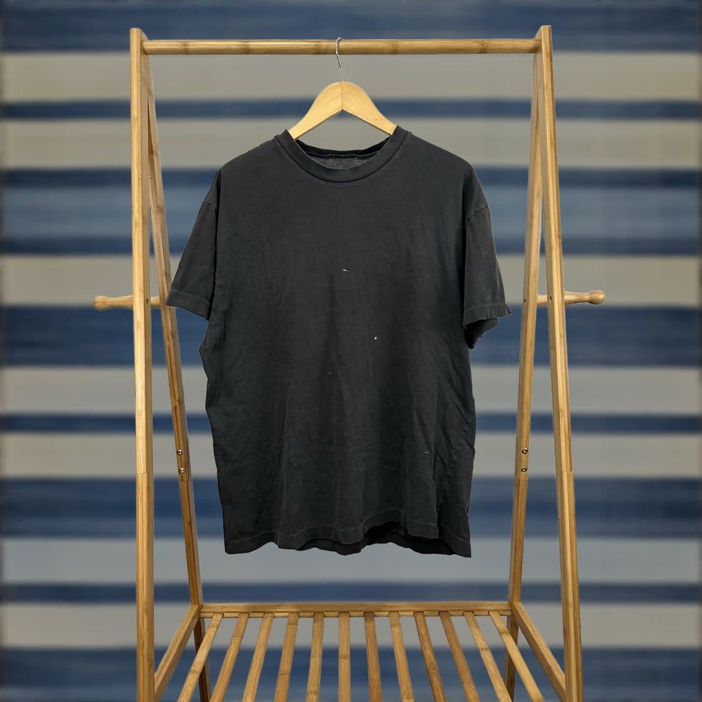 Vintage VTG 90s Faded Worn Distressed Cotton Single Stitch BLANK Black T-Shirt XL Mens Shirts Size XL Black Distressed 90s Grunge Skate Surf Blank T-Shirt Size US XL / EU 56 / 4 - 1 Thumbnail