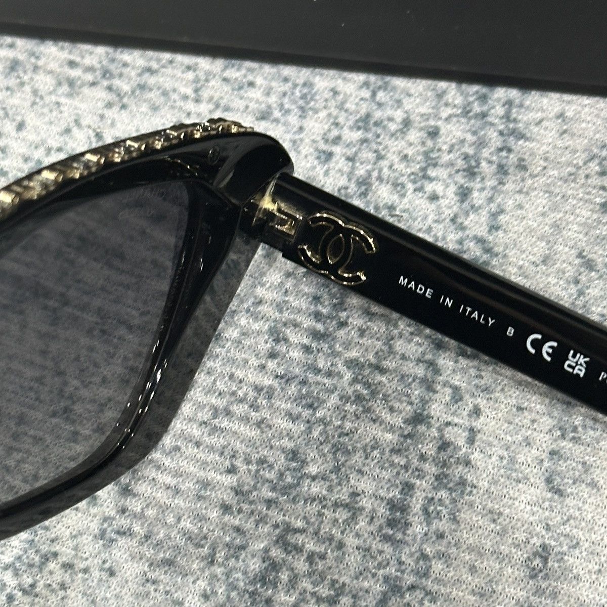 Chanel CHANEL 0CH5540 C622S8 SUNGLASSES Size ONE SIZE - 6 Thumbnail