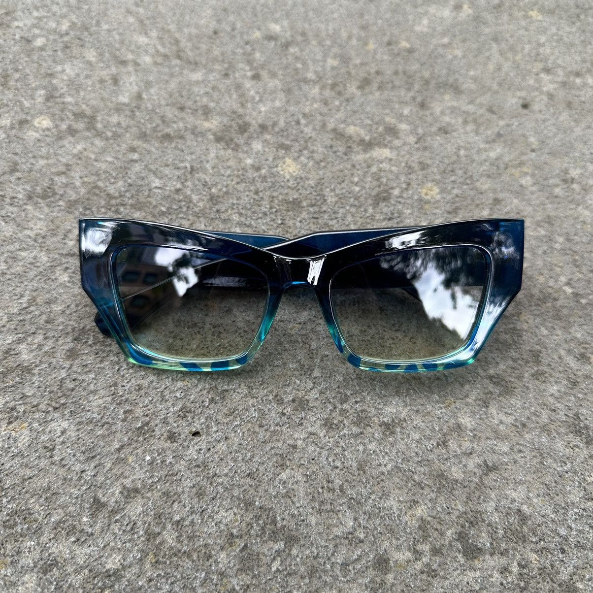 Other Y2K Unisex Sunglasses Retro Fashion Shades QB5673-02 Size ONE SIZE - 1 Thumbnail