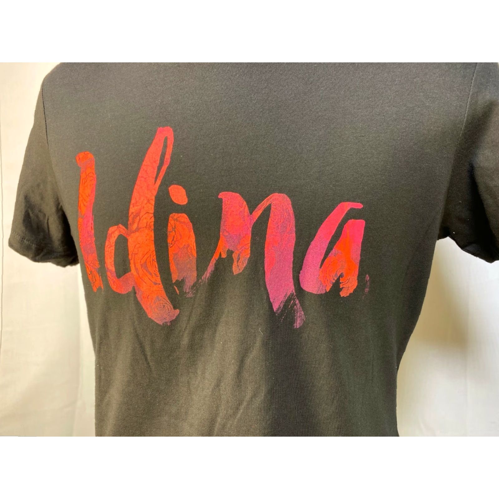 Vintage Idina Menzel T Shirt Floral Idina Menzel Floral Shirt Women XL Black Red Print 90s Concert Frozen Disney IN STOCK XL Womens Size XL / US 12-14 / IT 48-50 - 3 Thumbnail