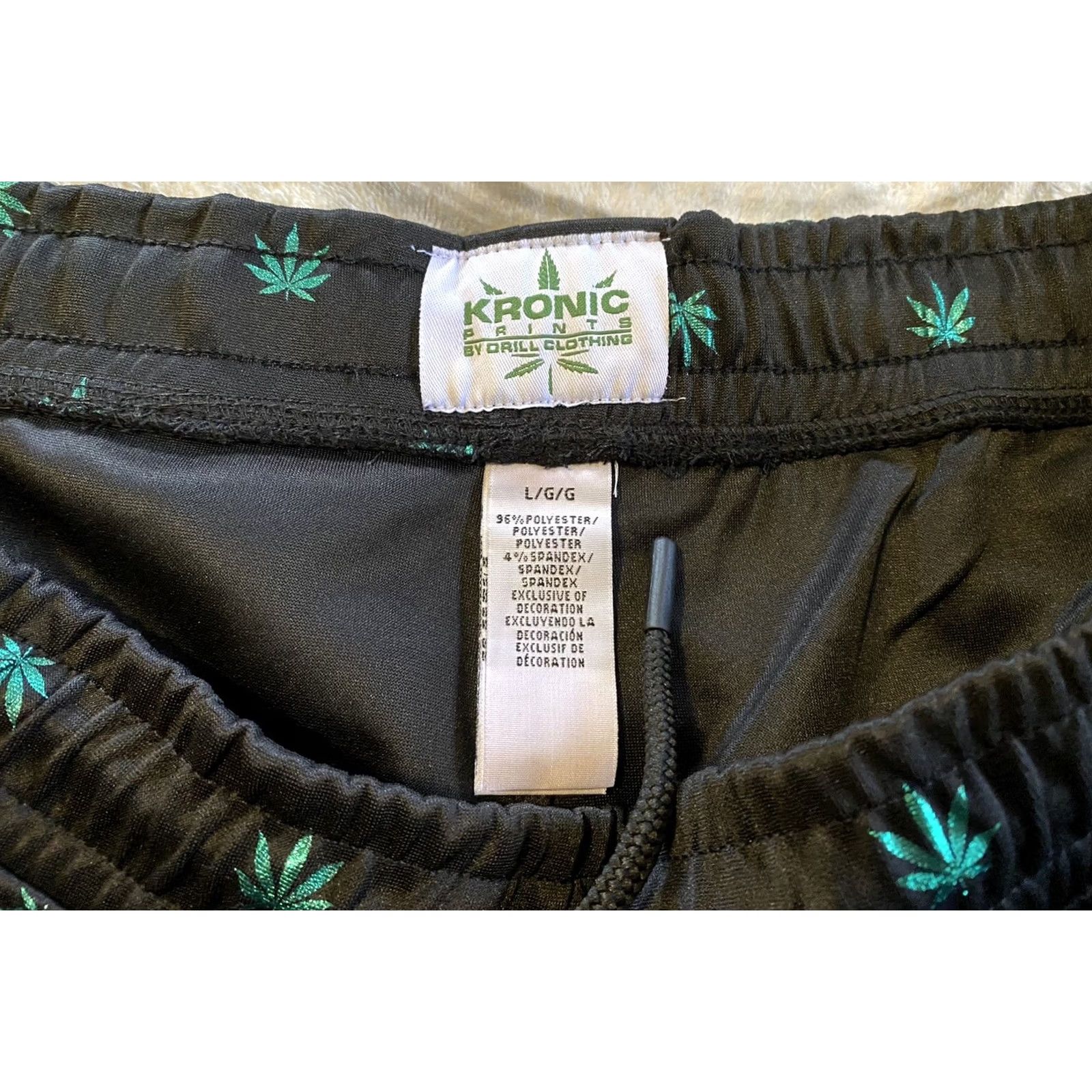 Vintage Drill Clothing Men Bottom Shorts L Black/Green Kronic Prints 420 Ganja Paisley Pockets Size US 33 - 4 Thumbnail