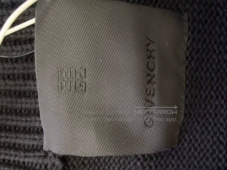 Givenchy Givenchy Gingham Letter Printed Knit Sweater Size US S / EU 44-46 / 1 - 3 Thumbnail