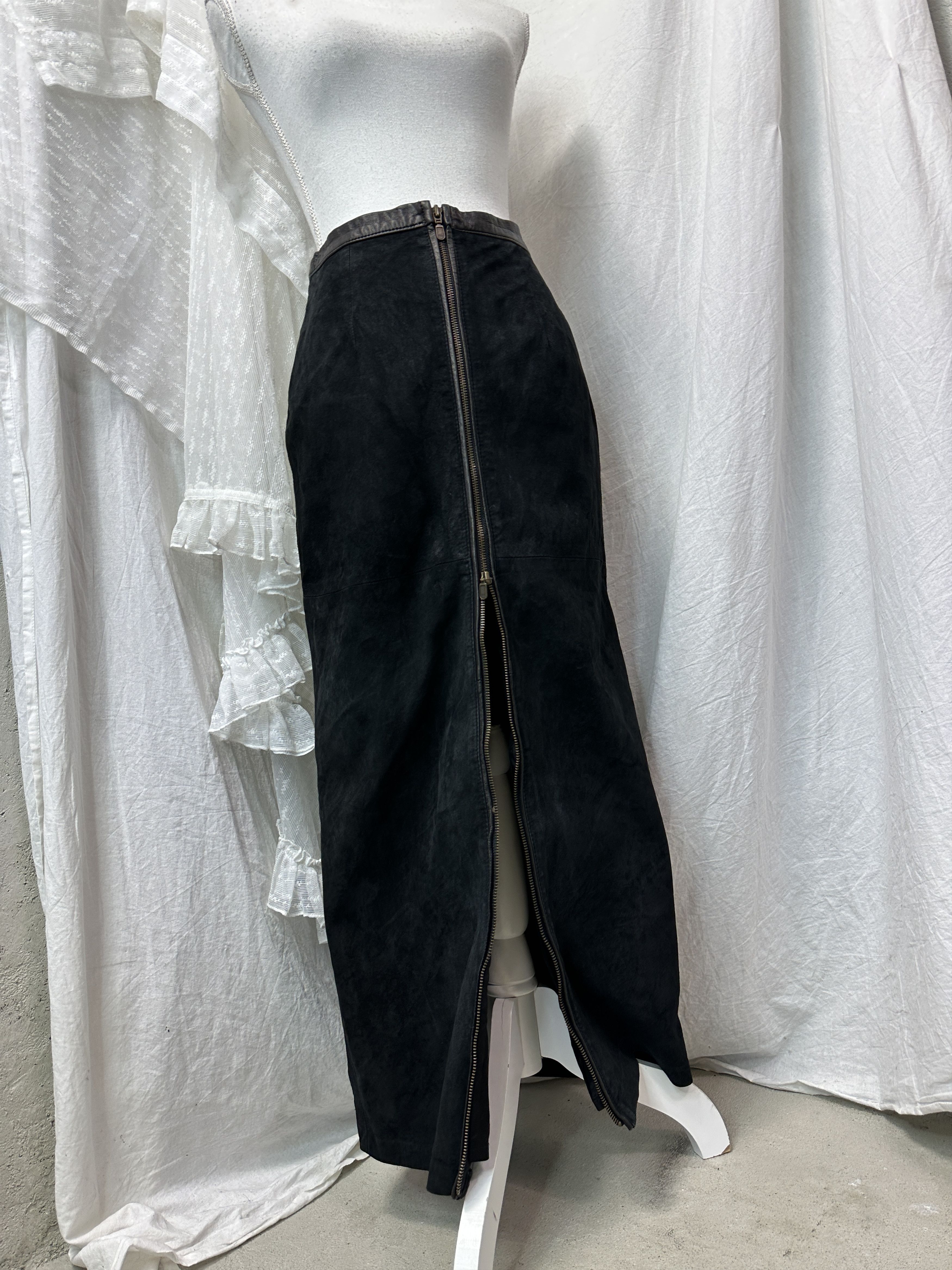 Vintage Vintage Leather Suede Zipped Maxi Skirt Y2K Size 25" / US 0 / IT 36 - 1 Thumbnail