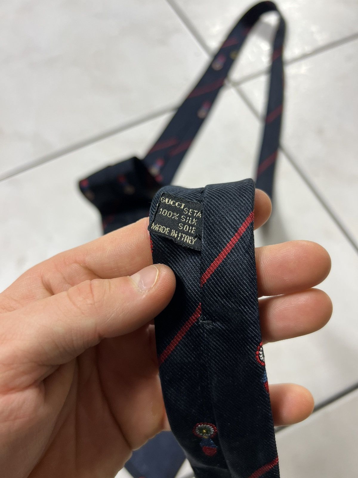 Gucci Vintage Gucci Italy silk tie striped navy red logo GG Size ONE SIZE - 12 Thumbnail