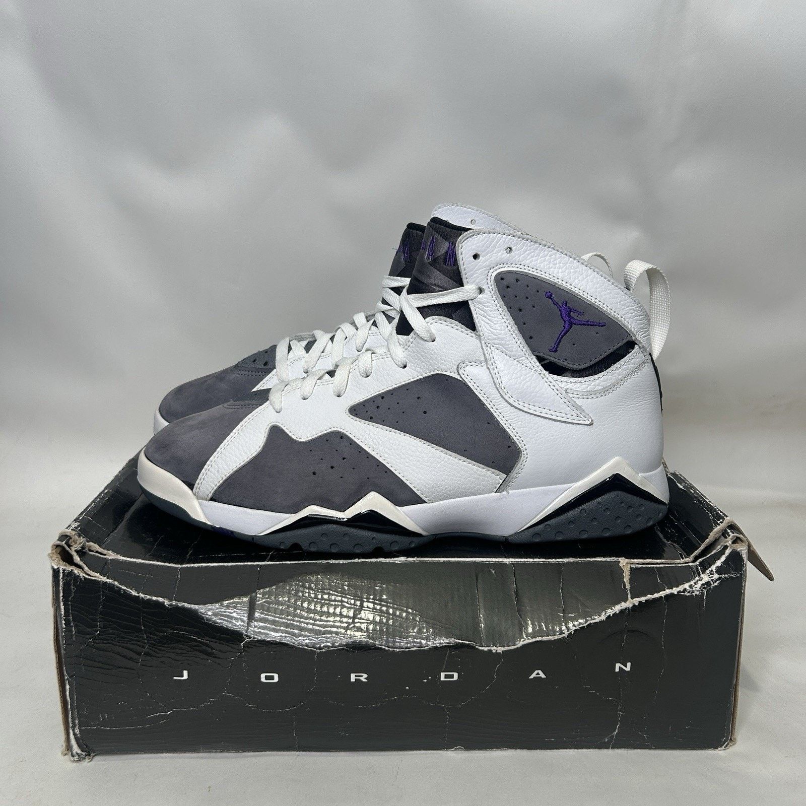 Jordan Brand Nike Air Jordan 7 VII Retro “Flint Grey Purple” (2006) Size US 13 / EU 46 - 6 Thumbnail