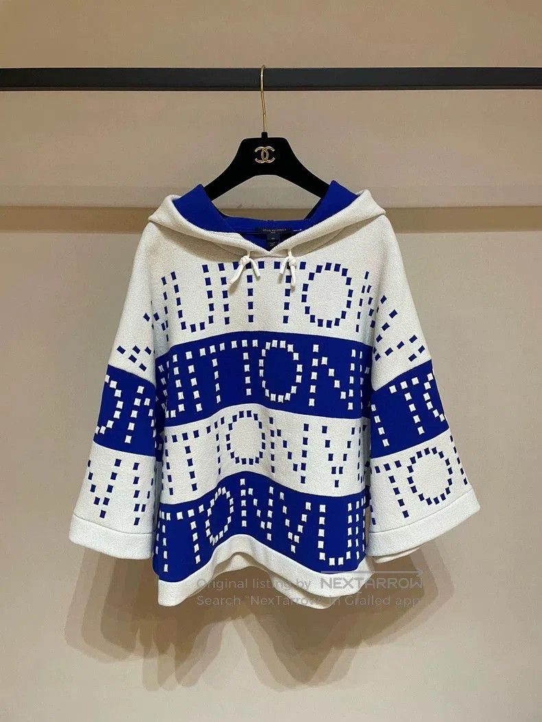 Louis Vuitton Stylish Blue Hooded Cape Sweatshirt. Size US M / EU 48-50 / 2 - 1 Thumbnail