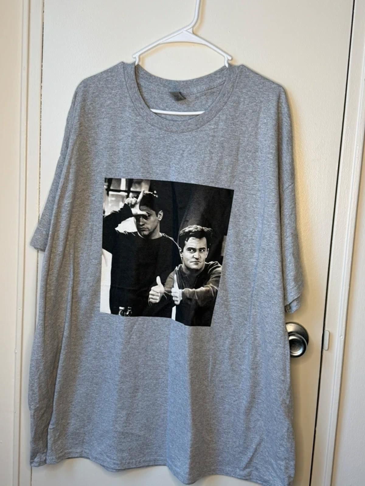Gildan Friends Tshirt Size US XXL / EU 58 / 5 - 1 Preview