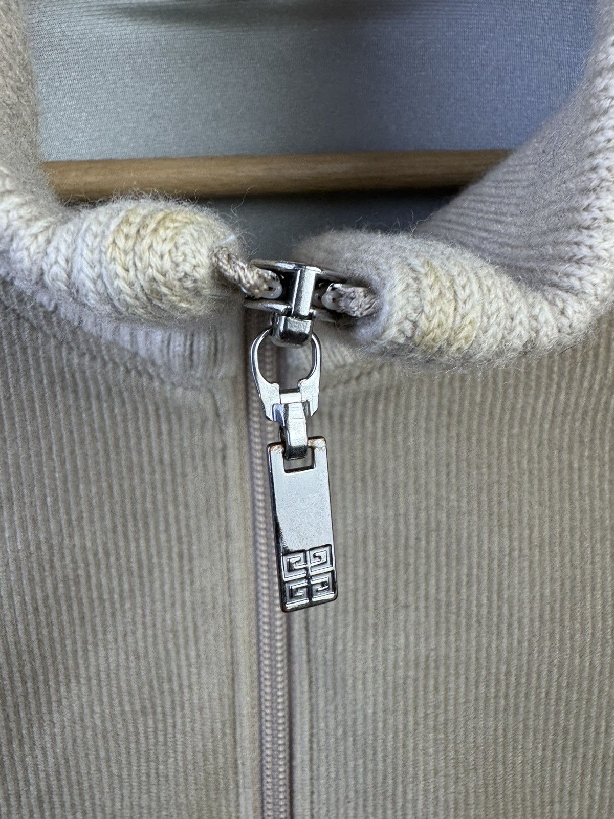 Givenchy Vintage Givenchy Sweater Sleeveless Jacket Size US L / EU 52-54 / 3 - 3 Thumbnail