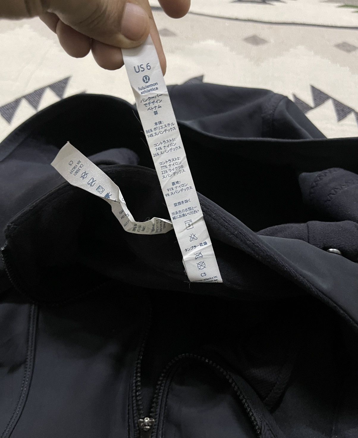 Lululemon LULULEMON KEEP IT UP BLACK RUN JACKET WATER RESISTANT Size M / US 6-8 / IT 42-44 - 12 Thumbnail