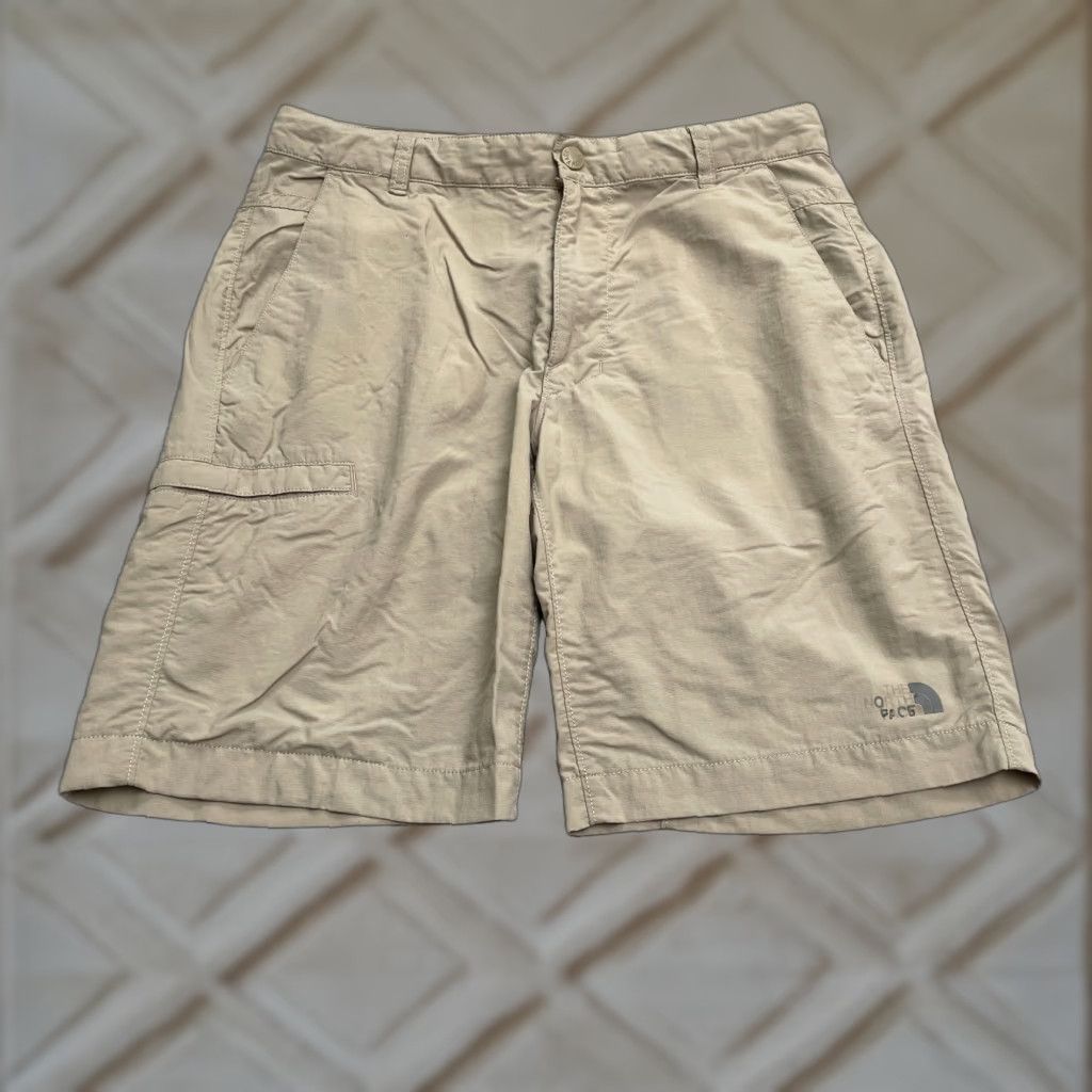 The North Face VINTAGE The North Face Mens Shorts Casual Travel 32 Khaki Nylon Outdoor Breathable Size US 32 / EU 48 - 1 Thumbnail