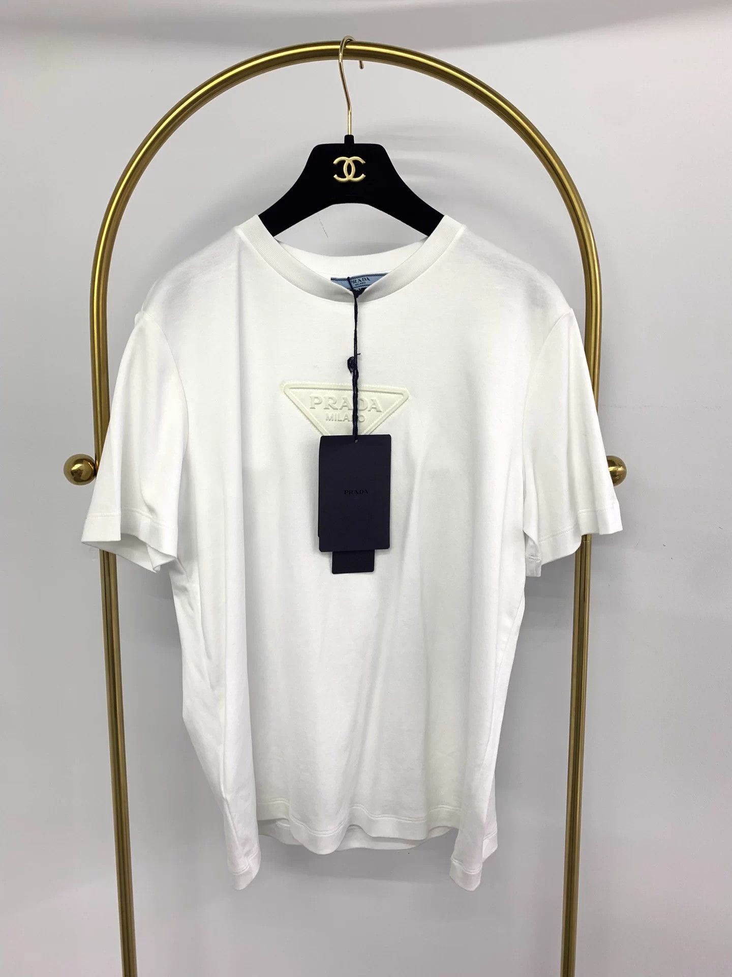 Prada Prada white triangle logo short Tee L NWT Size US L / EU 52-54 / 3 - 1 Thumbnail