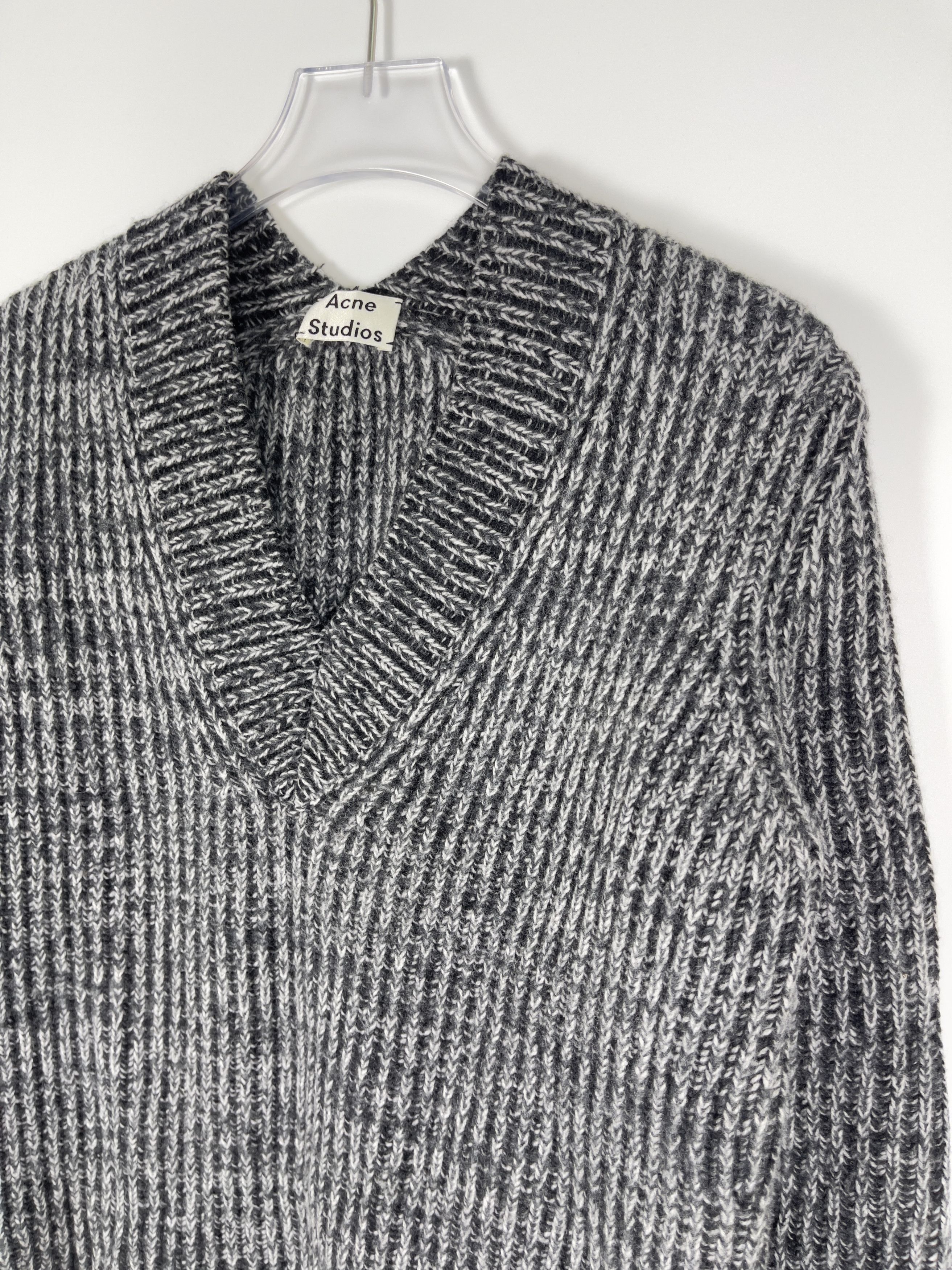 Acne Studios Acne Studios V-Neck Sweater Size US M / EU 48-50 / 2 - 4 Thumbnail