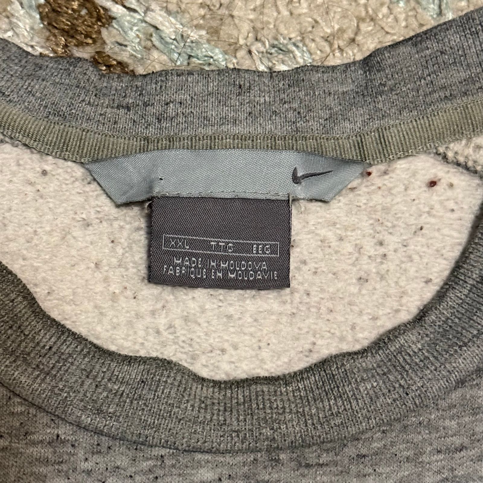 Nike Vintage Nike Essential Sweatshirt Size 2XL Gray 2000s Size US XXL / EU 58 / 5 - 3 Thumbnail