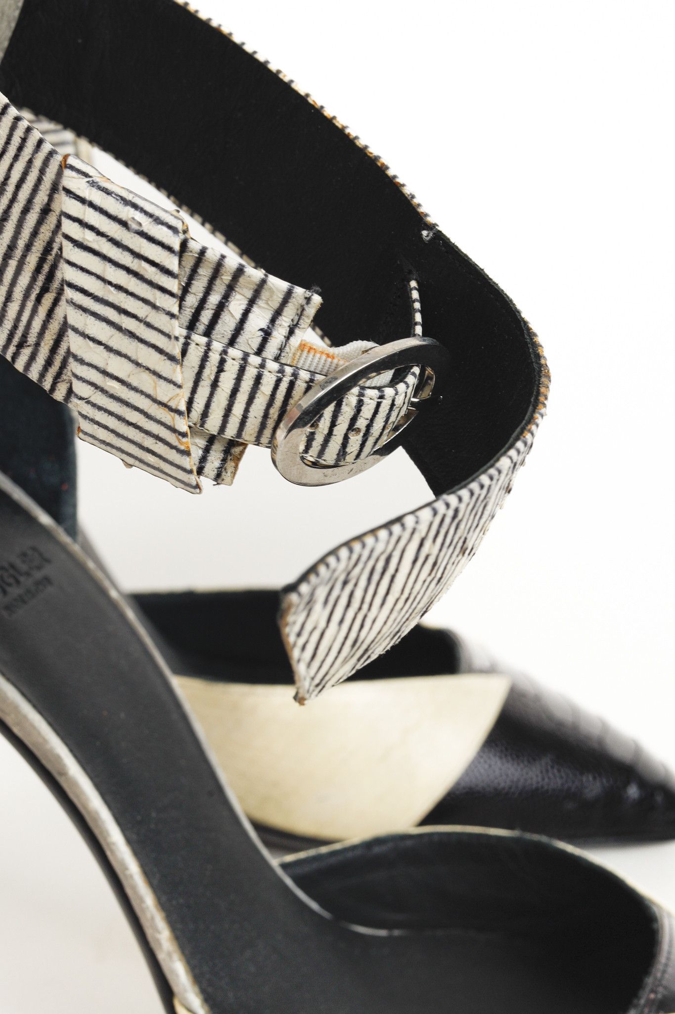 Mugler Mugler Black & White Mix-Material Strap Heels Size US 5.5 / IT 35.5 - 10 Thumbnail