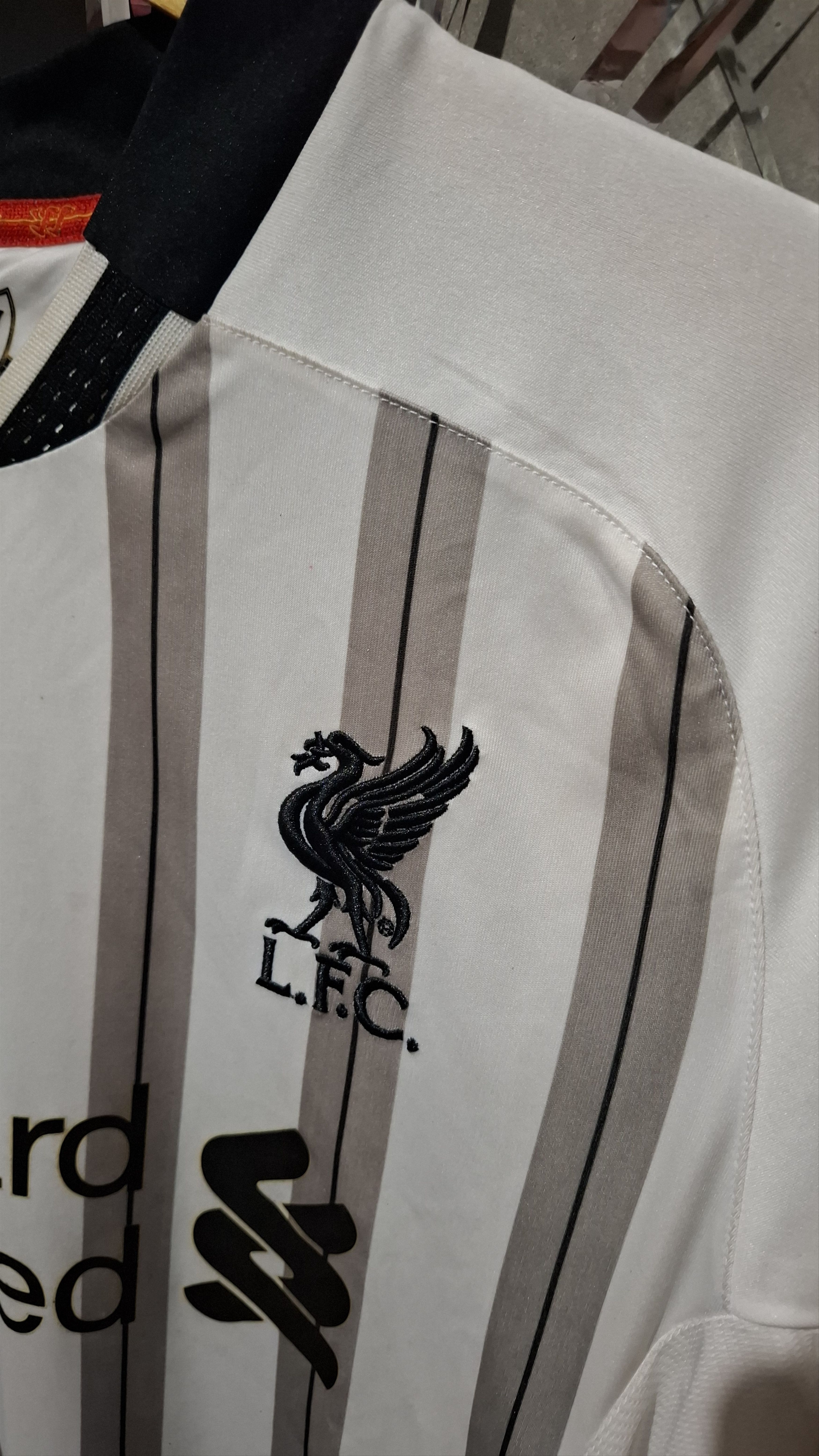 Warrior Liverpool 2013/2014 Goalkeper Jersey warrior Size US XL / EU 56 / 4 - 6 Thumbnail