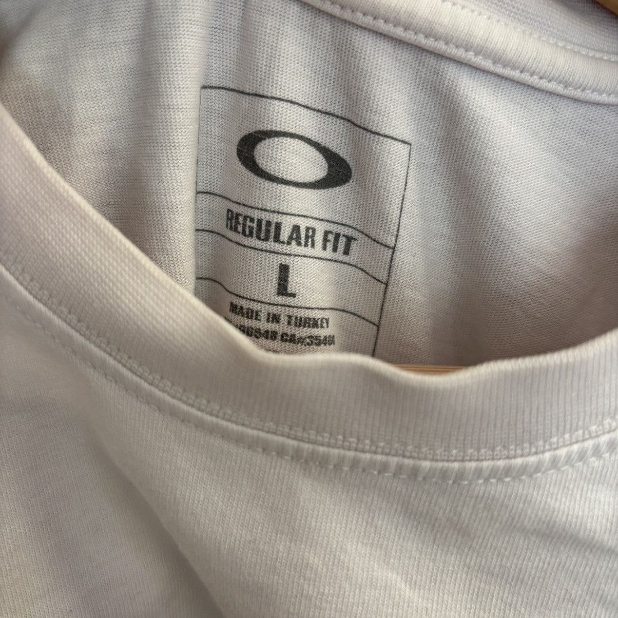 Oakley Vintage Oakley Spell out Tshirt Size US L / EU 52-54 / 3 - 5 Thumbnail