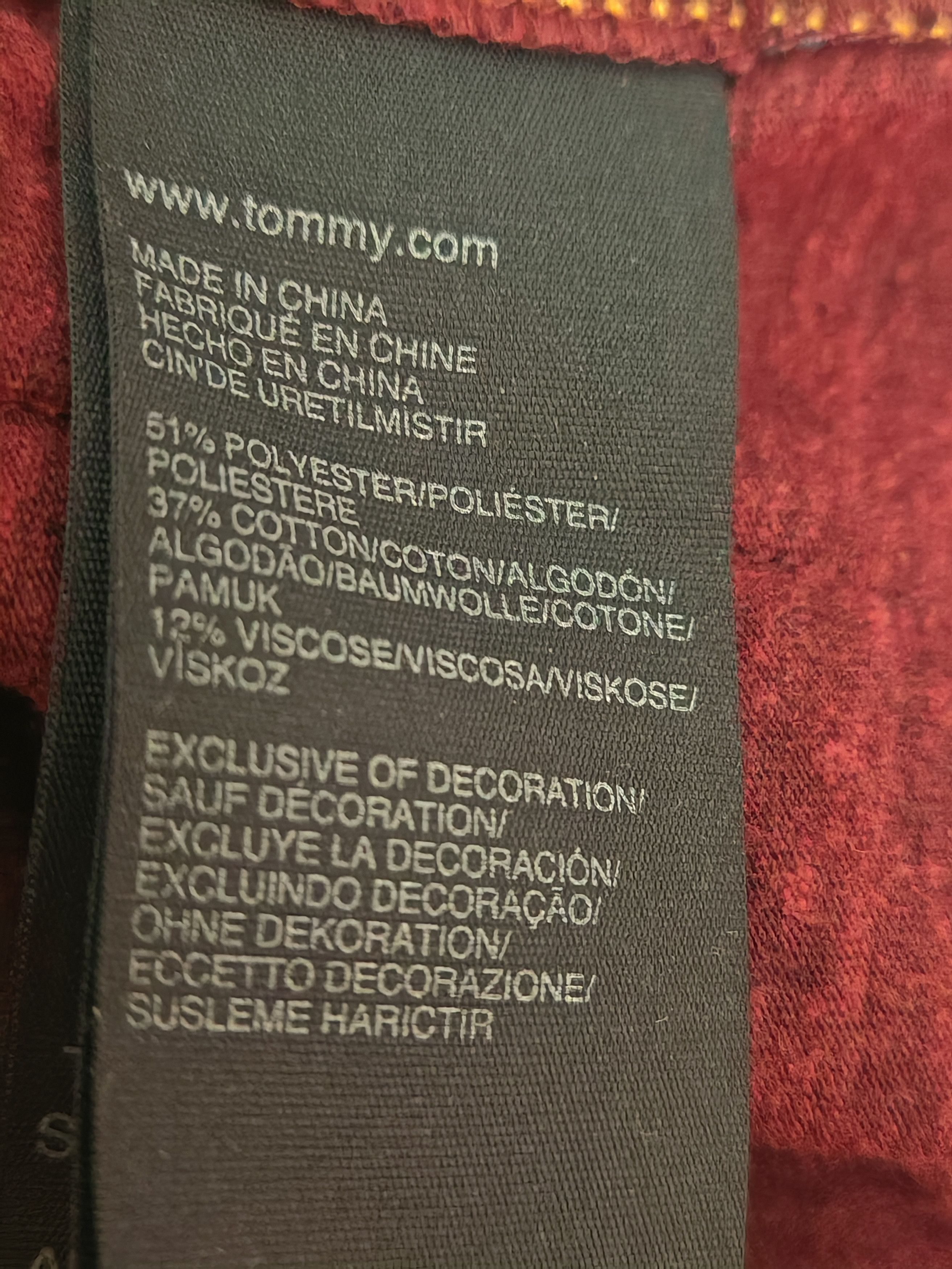 Tommy Hilfiger Vintage Tommy Hilfiger Trashed Logo Graphic Tee Burgundy Size US XL / EU 56 / 4 - 9 Thumbnail