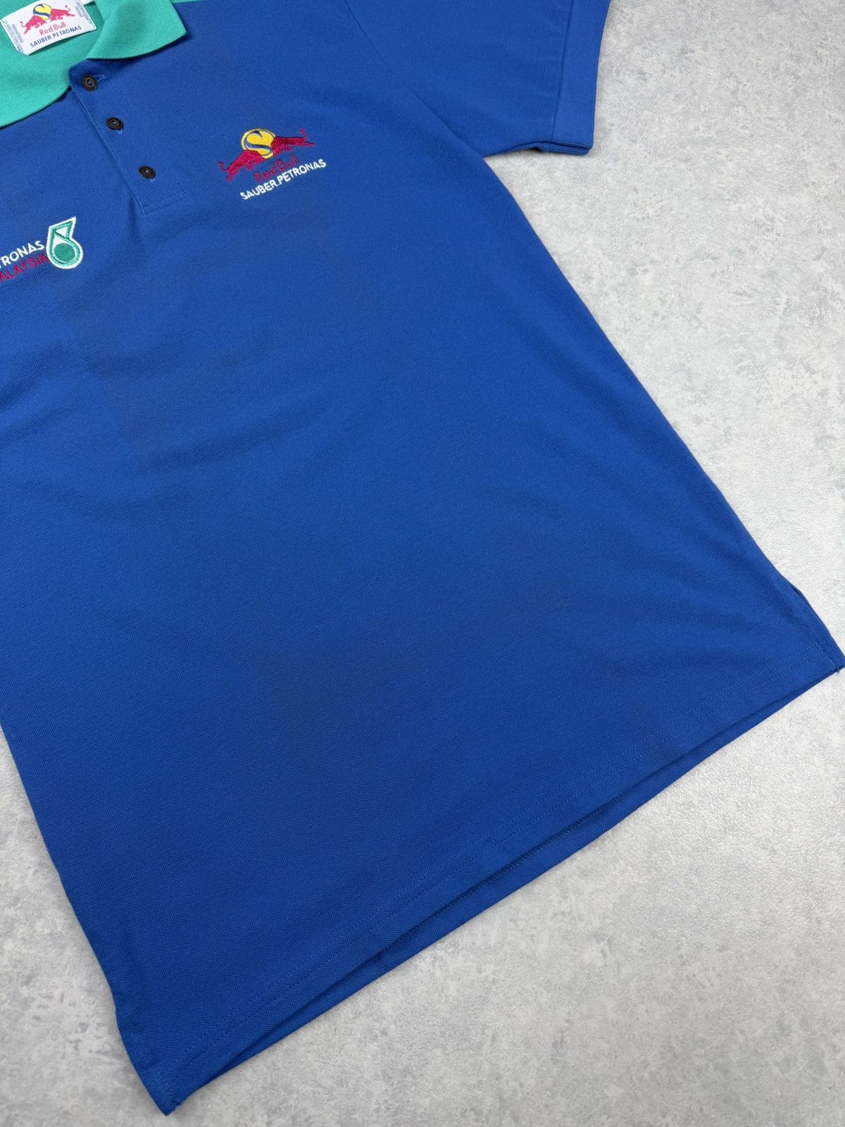 Red Bull Vintage Red Bull Sauber Petronas Polo Shirt F1 Formula 1 Size US M / EU 48-50 / 2 - 2 Thumbnail