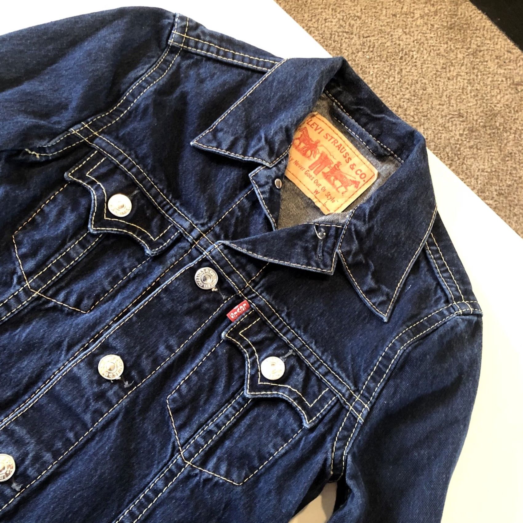 Denime Levis Womens Denim Button Down Jacket Blue Cotton Size Small Chest 34 Length 20 Jacket Women Regular Denim 34" Blue Fall Vintage No Size XXS / US 00 / IT 34 - 2 Thumbnail