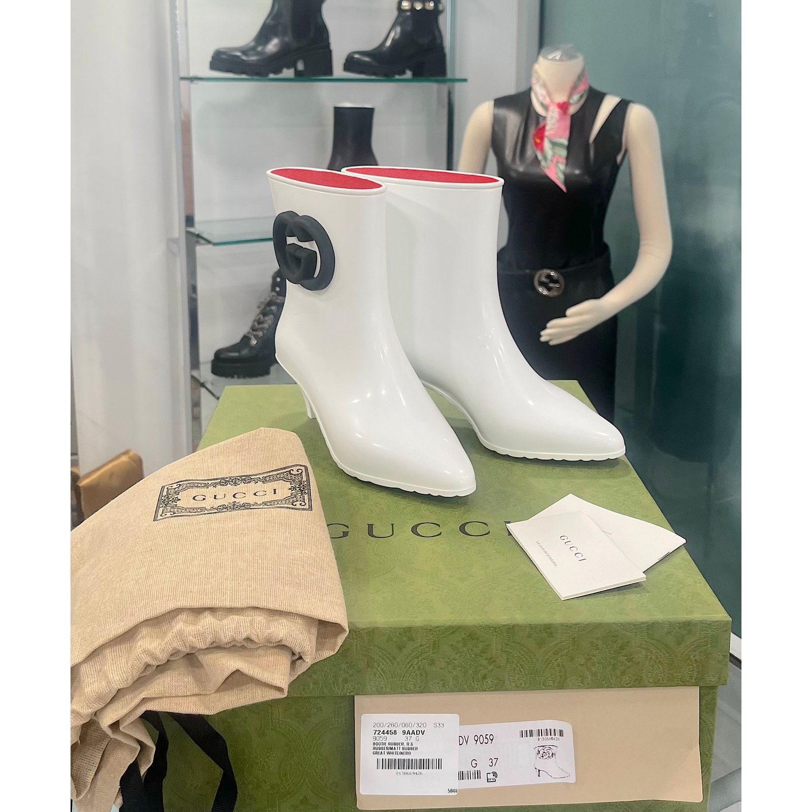 Gucci Gucci Rubber ankle Rain Boot Interlocking G White Black 37 Size US 7 / IT 37 - 8 Thumbnail