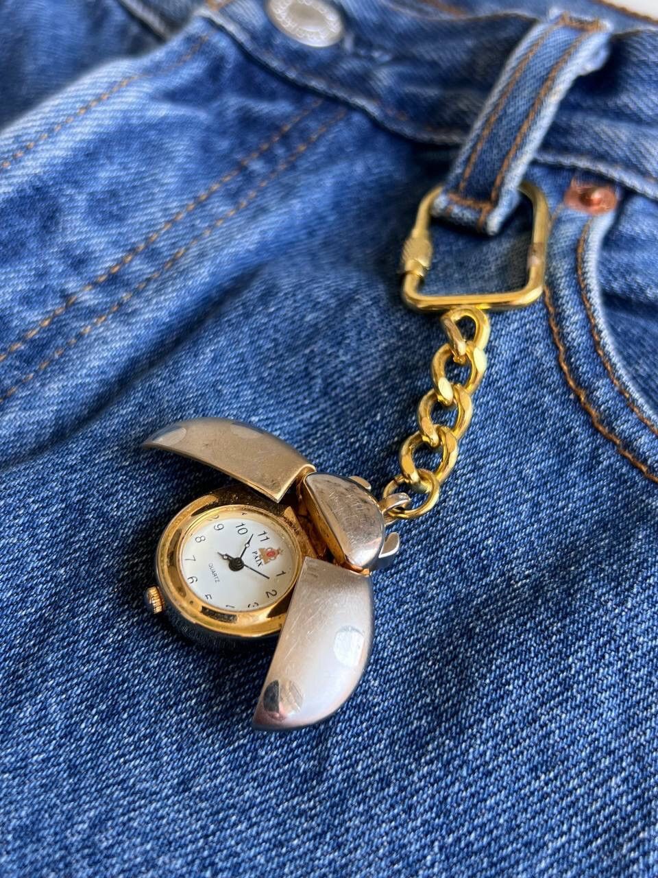 Japanese Brand × Vintage Vintage 🐞 Ladybug Japanese style futuristic Steel Watch Size ONE SIZE - 2 Thumbnail
