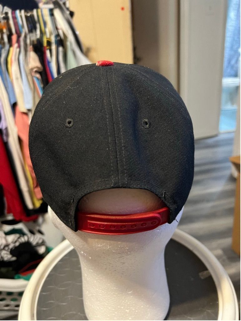 Nike Men's Nike One Size Black Red Grey Flat Bill Snapback Hat Size ONE SIZE - 3 Thumbnail