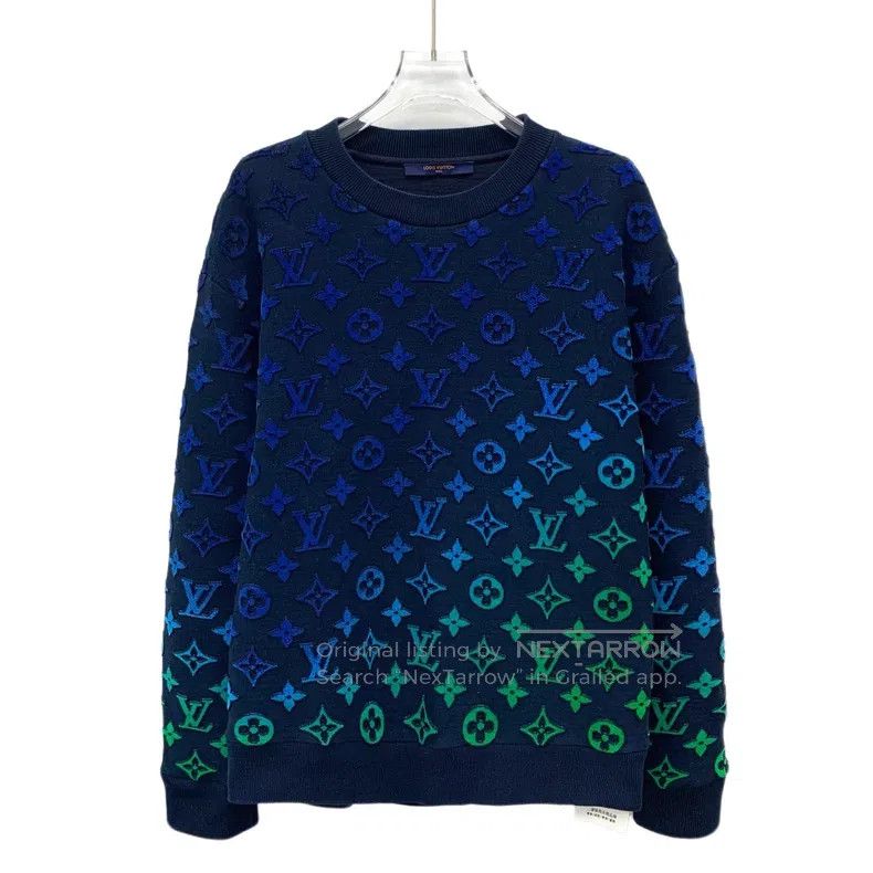Louis Vuitton Louis Vuitton Blue-green gradient logo full print round ne Size US S / EU 44-46 / 1 - 1 Thumbnail