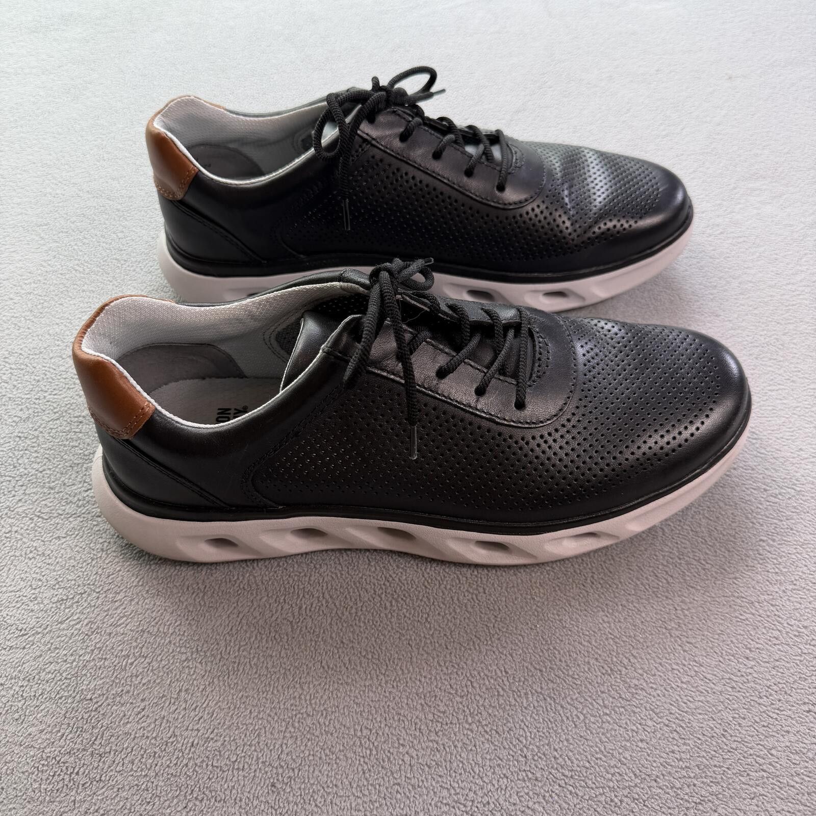 Johnston & Murphy Johnston & Murphy TRUFOAM Perforated Leather Sneakers 9.5M Size US 9.5 / EU 42-43 - 1 Thumbnail