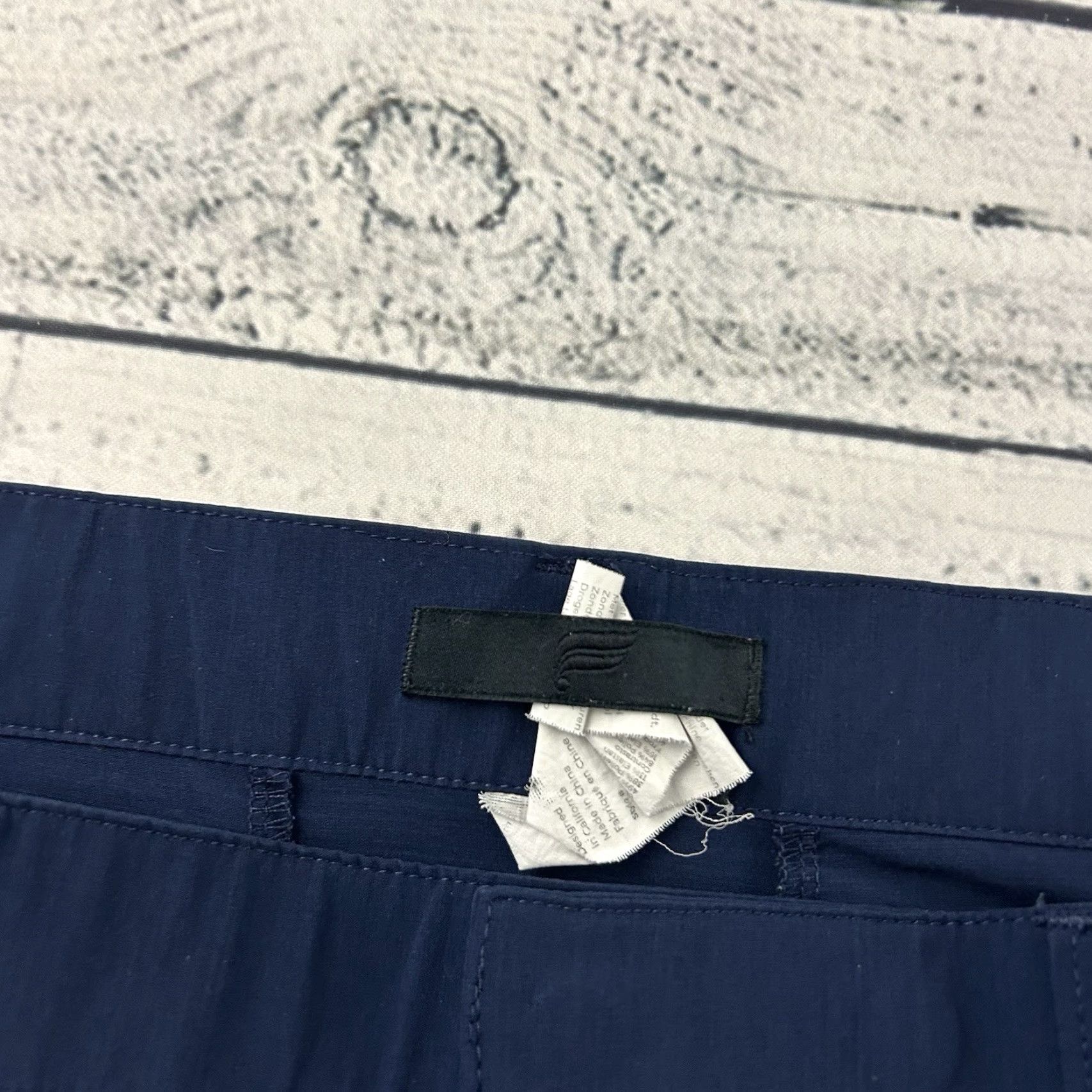 Fabletics Fabletics Casual Flat Front Shorts Men L Blue 7" Chino Flat Front Inseam 7 in Casual Shorts Mens Blue 7" Size US 33 - 2 Thumbnail