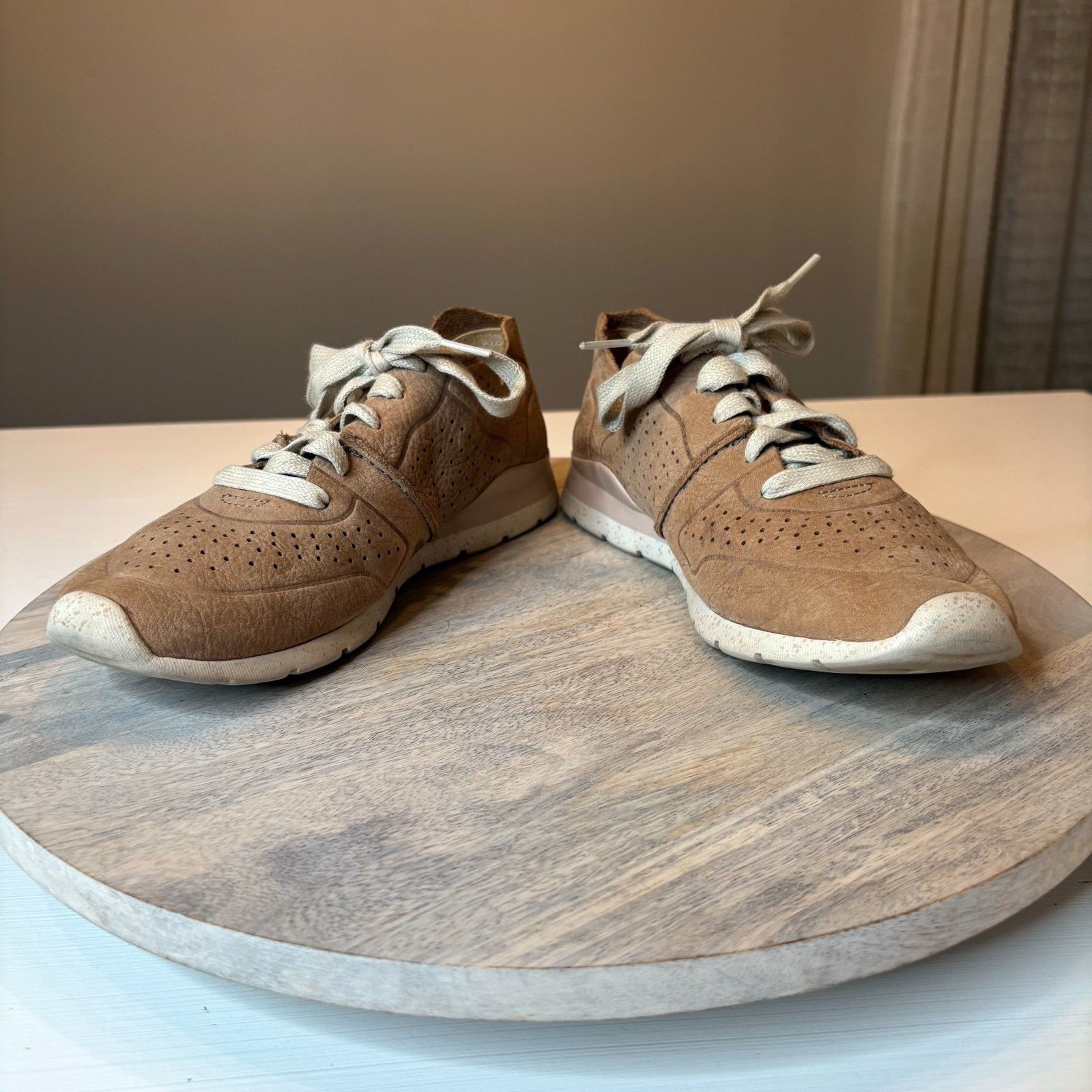 UGG Tye Women's Brown Suede Tideline Shoes Sneakers Size 8