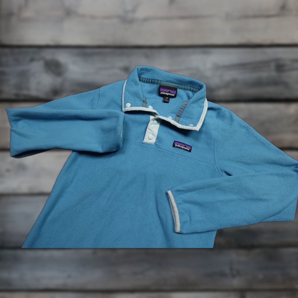 Patagonia Patagonia Sweater Shirt XS Women Blue Pullover Fleece Lightweight Logo 90s Vintage Mens Womens Girls Size XS / US 0-2 / IT 36-38 - 1 Thumbnail