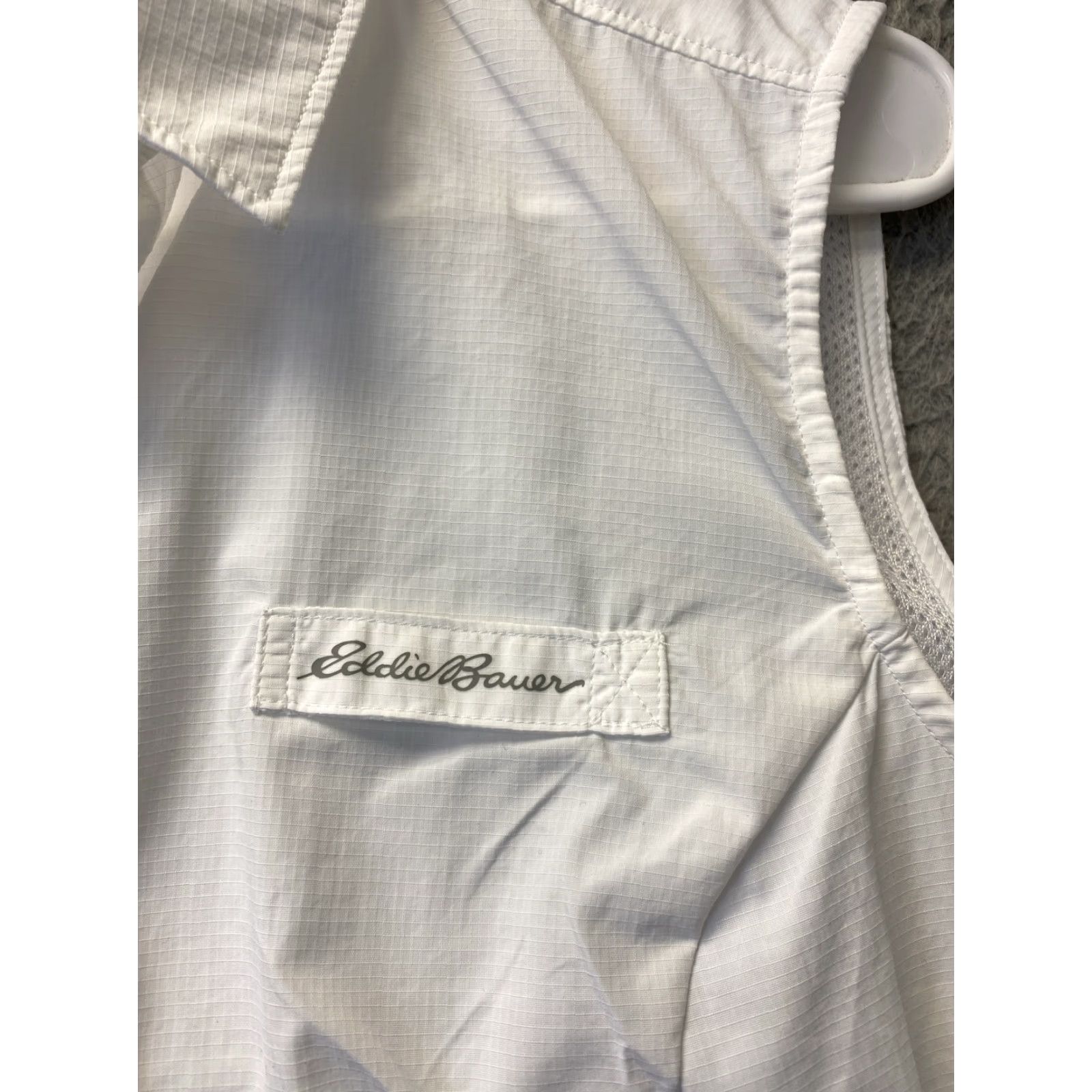 Eddie Bauer Eddie Bauer BLOUSE White BUTTON UP-SLEEVELESS-NO IRON Polyester NWOT /33-77 Size S / US 4 / IT 40 - 3 Thumbnail