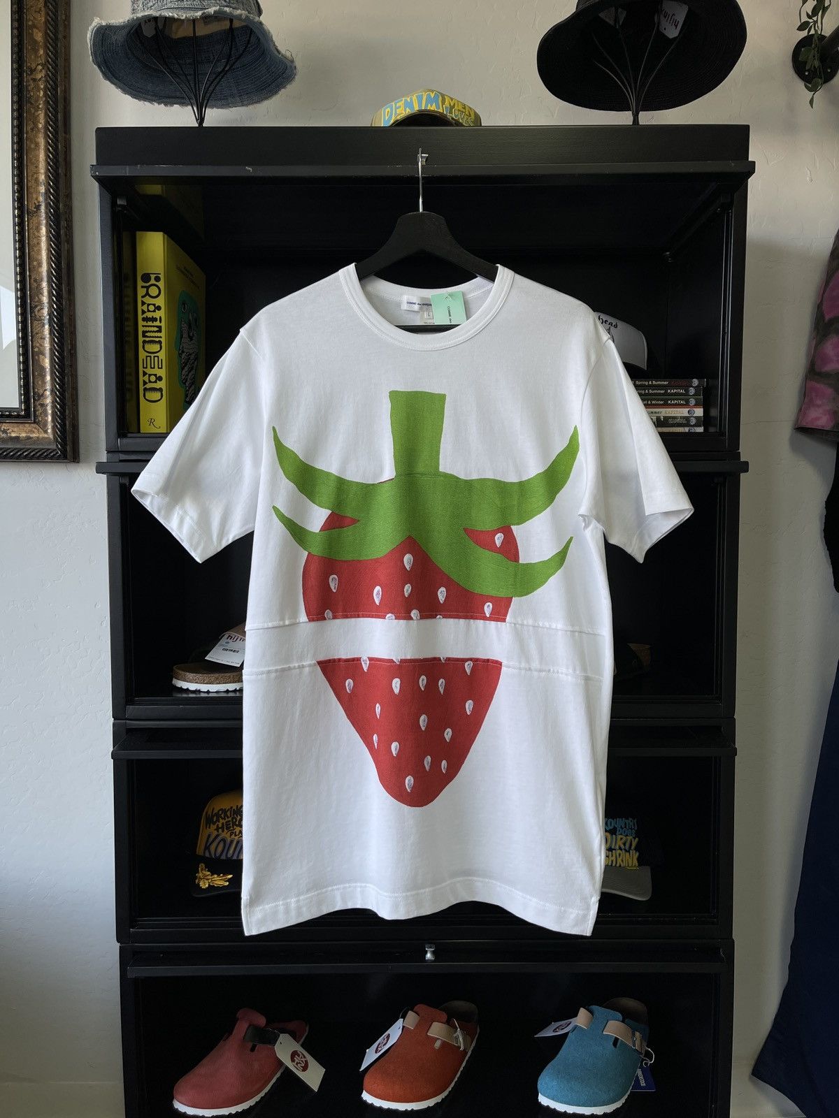 Comme des Garcons SHIRT Comme Des Garçons SHIRT Big Strawberry Tee Size US L / EU 52-54 / 3 - 2 Thumbnail