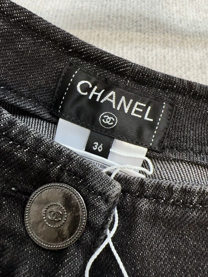 Chanel Chanel Gray embossed double C multi-element pattern jeans Size 24" / US 00 / IT 34 - 6 Thumbnail