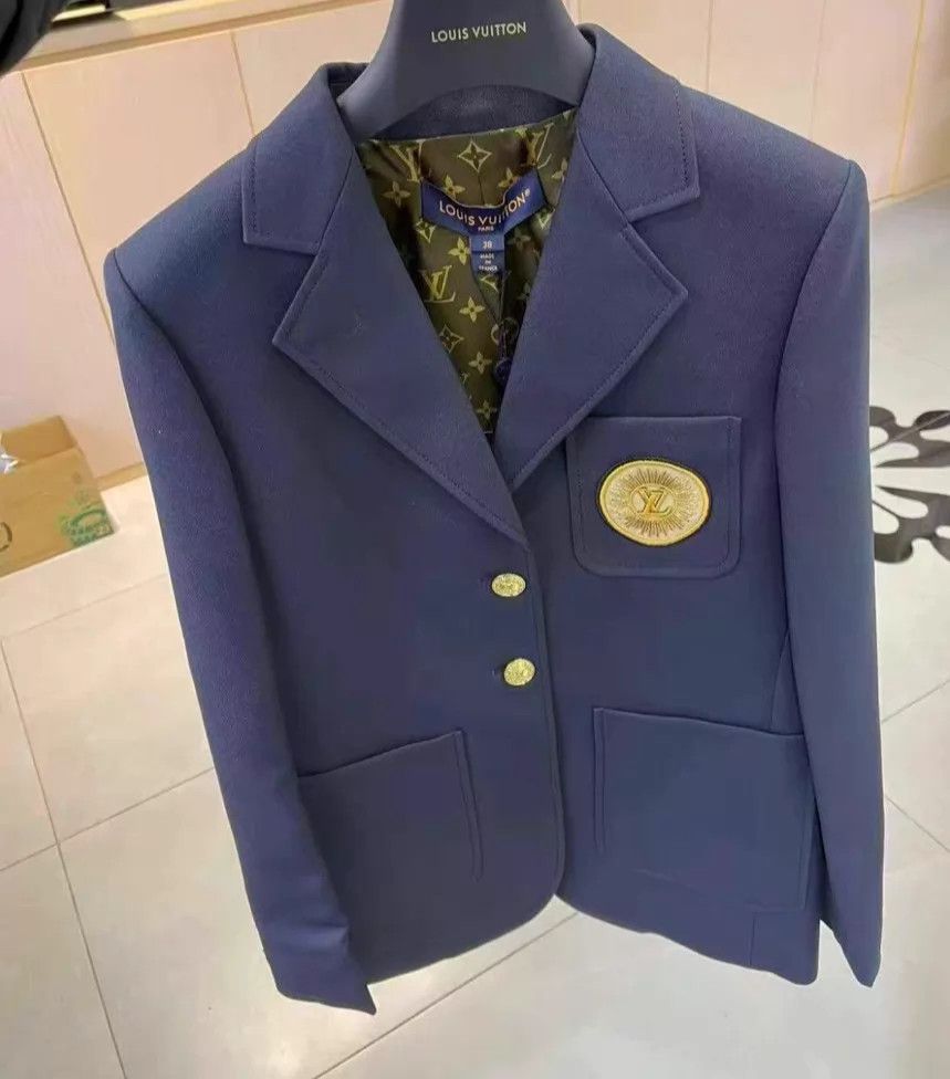Louis Vuitton Louis Vuitton Dark Blue Preppy Badge Blazer 36 Size XS / US 0-2 / IT 36-38 - 1 Thumbnail