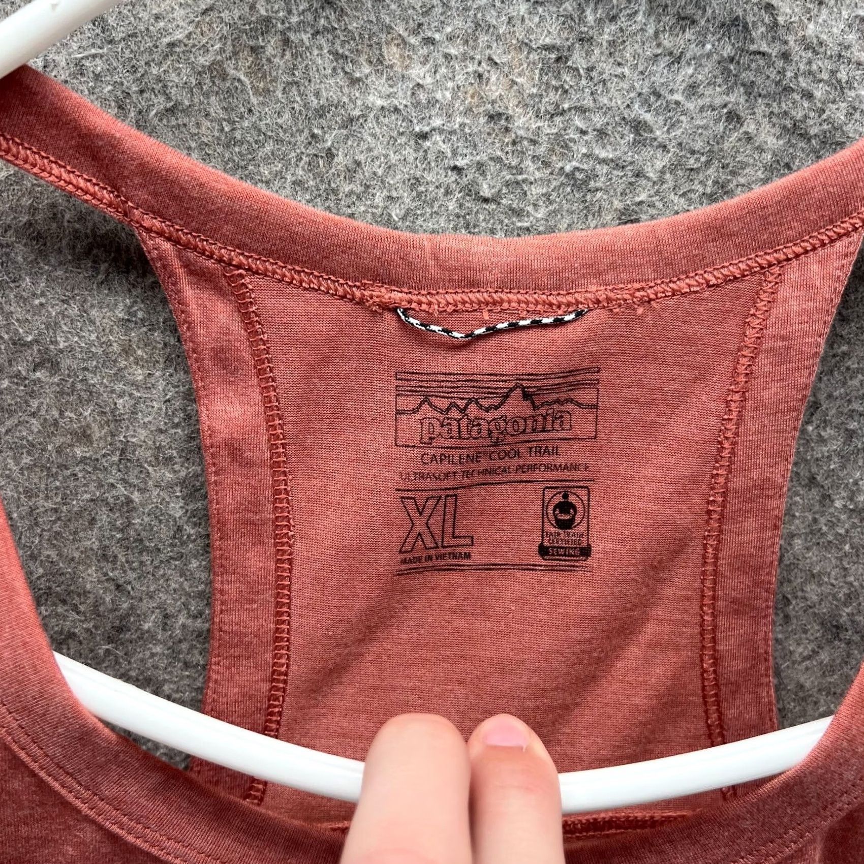 Patagonia VINTAGE Patagonia Shirt Women XL Peach Capilene Cool Trail Tank Top Blouse Orange Hike Size XL / US 12-14 / IT 48-50 - 5 Thumbnail