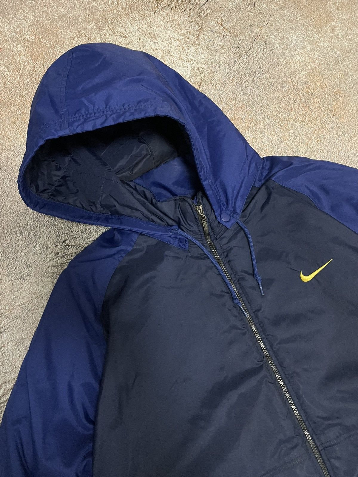 Nike Vintage Nike Big Logo Nylon Insulated Baggy Bomber Jacket Size US L / EU 52-54 / 3 - 5 Thumbnail