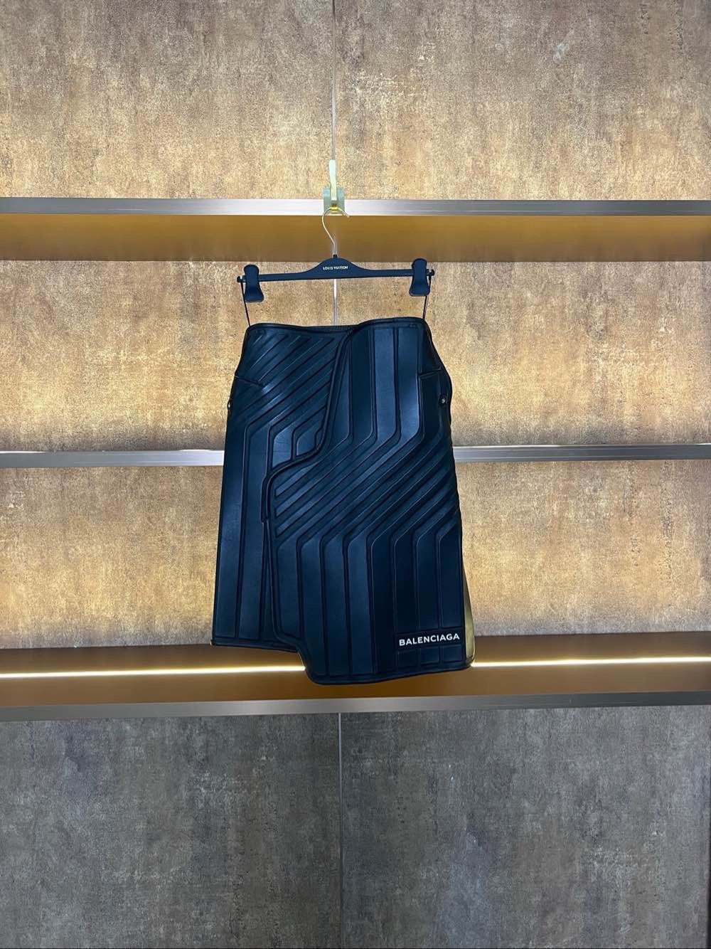 Balenciaga Balenciaga Black Leather Midi Skirt Size 36 Size 25" / US 0 / IT 36 - 1 Thumbnail