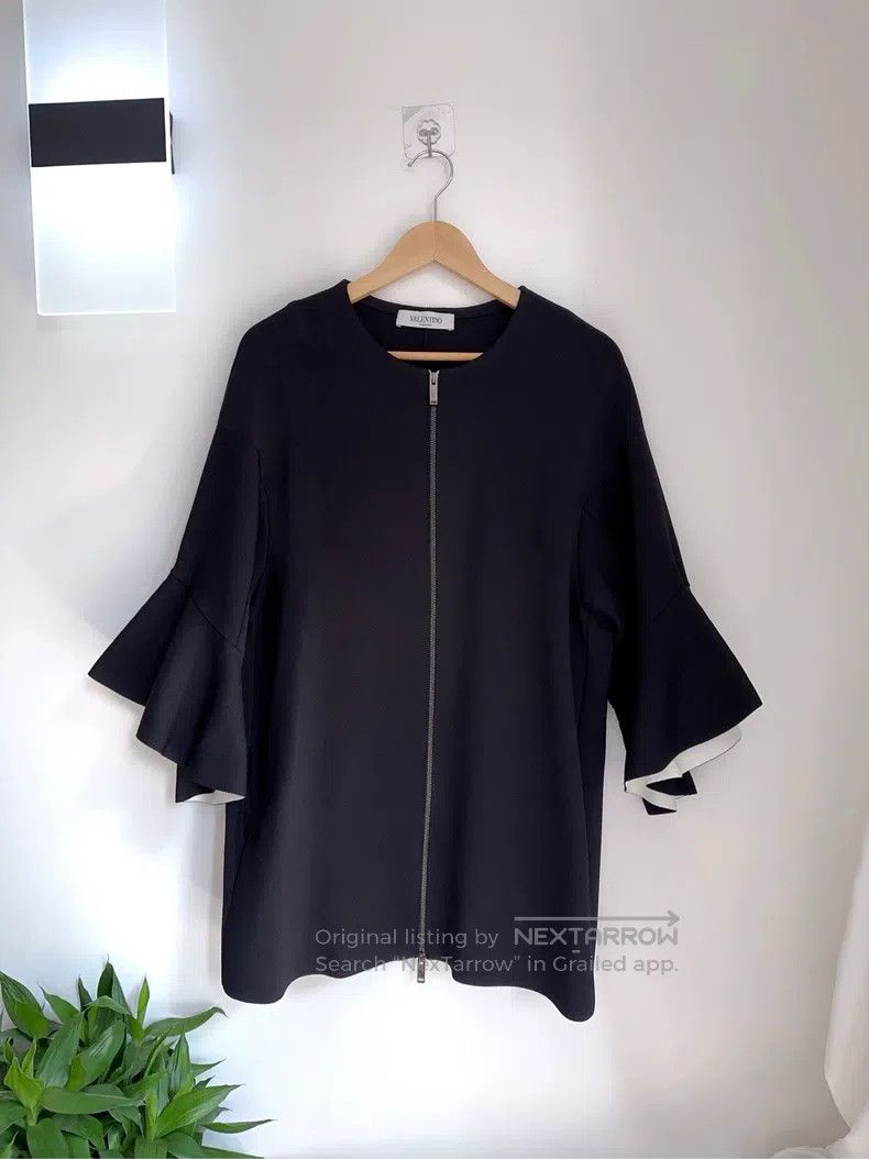 Valentino Valentino Black ruffled cuffs Size S / US 4 / IT 40 - 1 Thumbnail