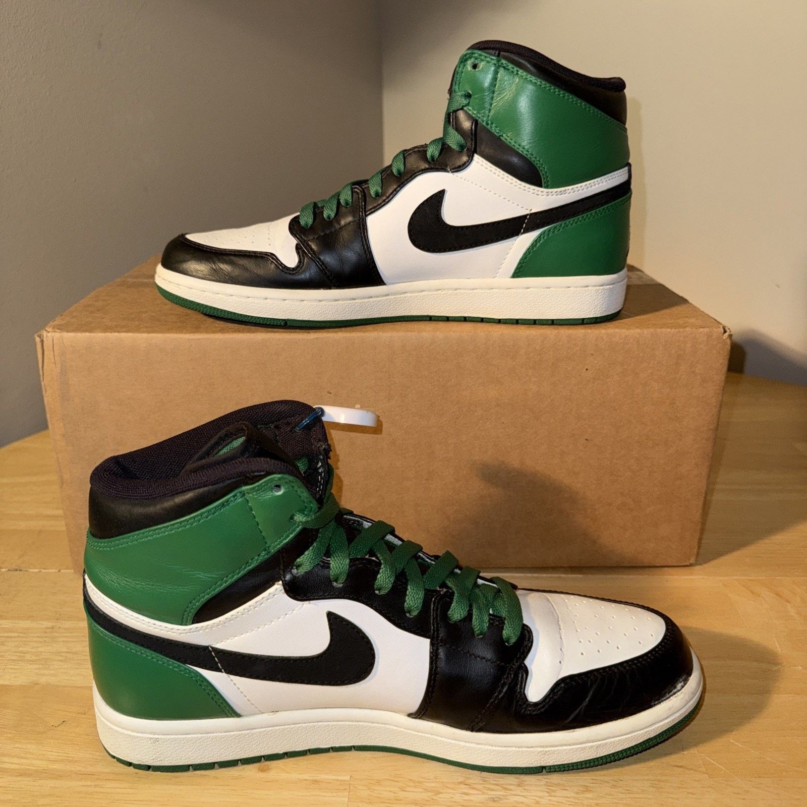 Nike Nike Air Jordan 1 Retro High OG DMP Celtics 2009 332550-101, Size US 10 / EU 43 - 4 Thumbnail