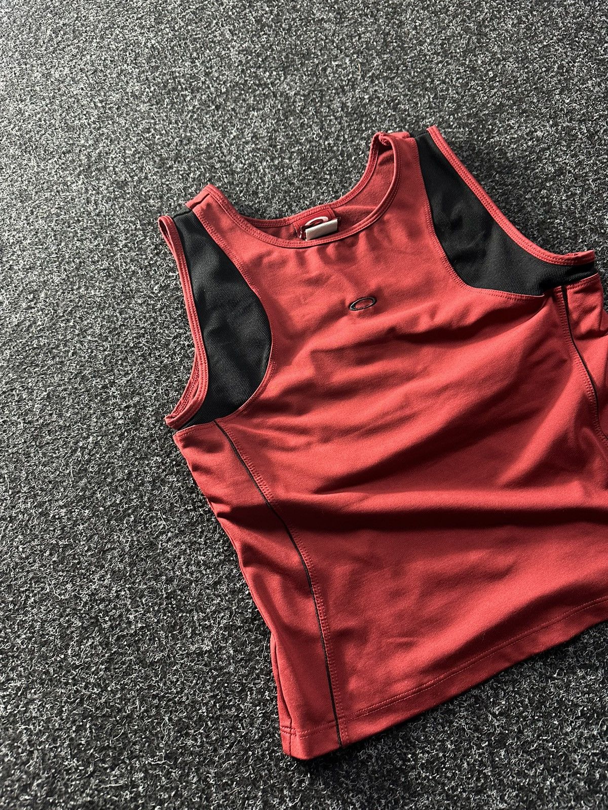Oakley × Vintage 🚨Oakley Woman Tank Top OUTDOOR SPORT Y2K red size L Size L / US 10 / IT 46 - 2 Thumbnail